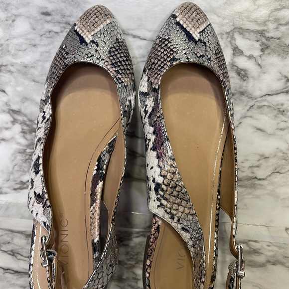 Women's Vionic Jade Flat Slingback Silver Boa Metallic Leather 8 - Picture 7 of 13
